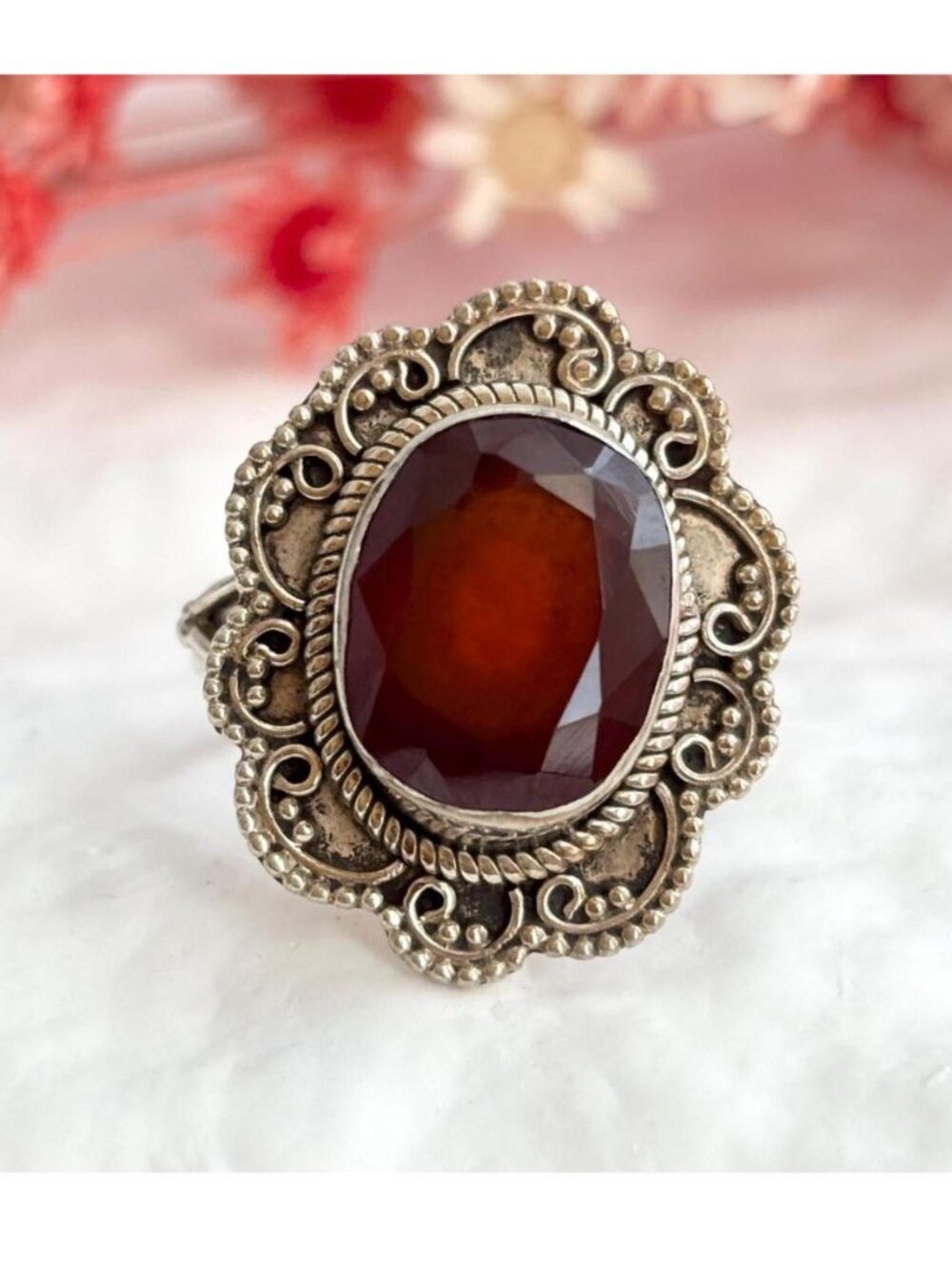 Oval Garnet Gemstone Scalloped Oxidized Sterling Silver 925 Vintage Ring sz 7.5